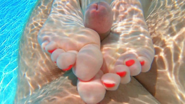 GINGER MERMAID UNDERWATER FOOTJOB POV | Perfect Soles Long Toes Red Nails